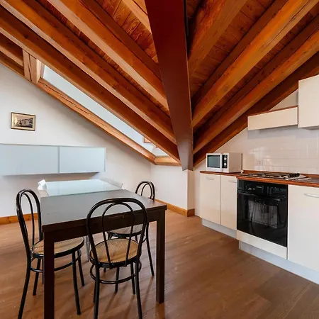 Appartamento In The Historic Building, Con Aria Condizionata