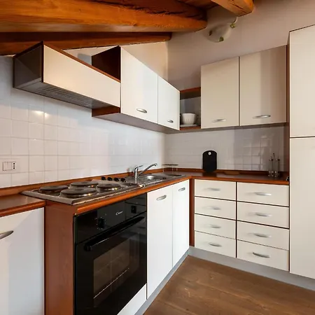 In The Historic Building, Con Aria Condizionata شقة *
