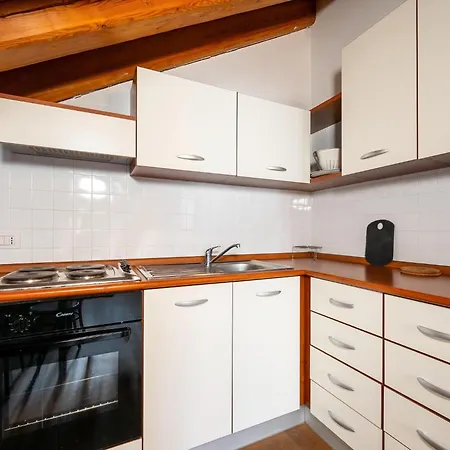 In The Historic Building, Con Aria Condizionata Apartman *
