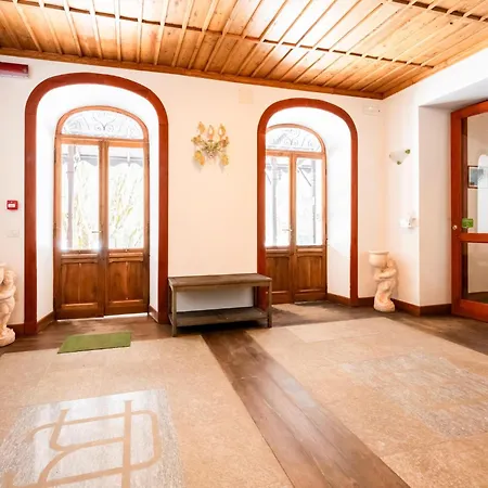 Appartamento In The Historic Building, Con Aria Condizionata *
